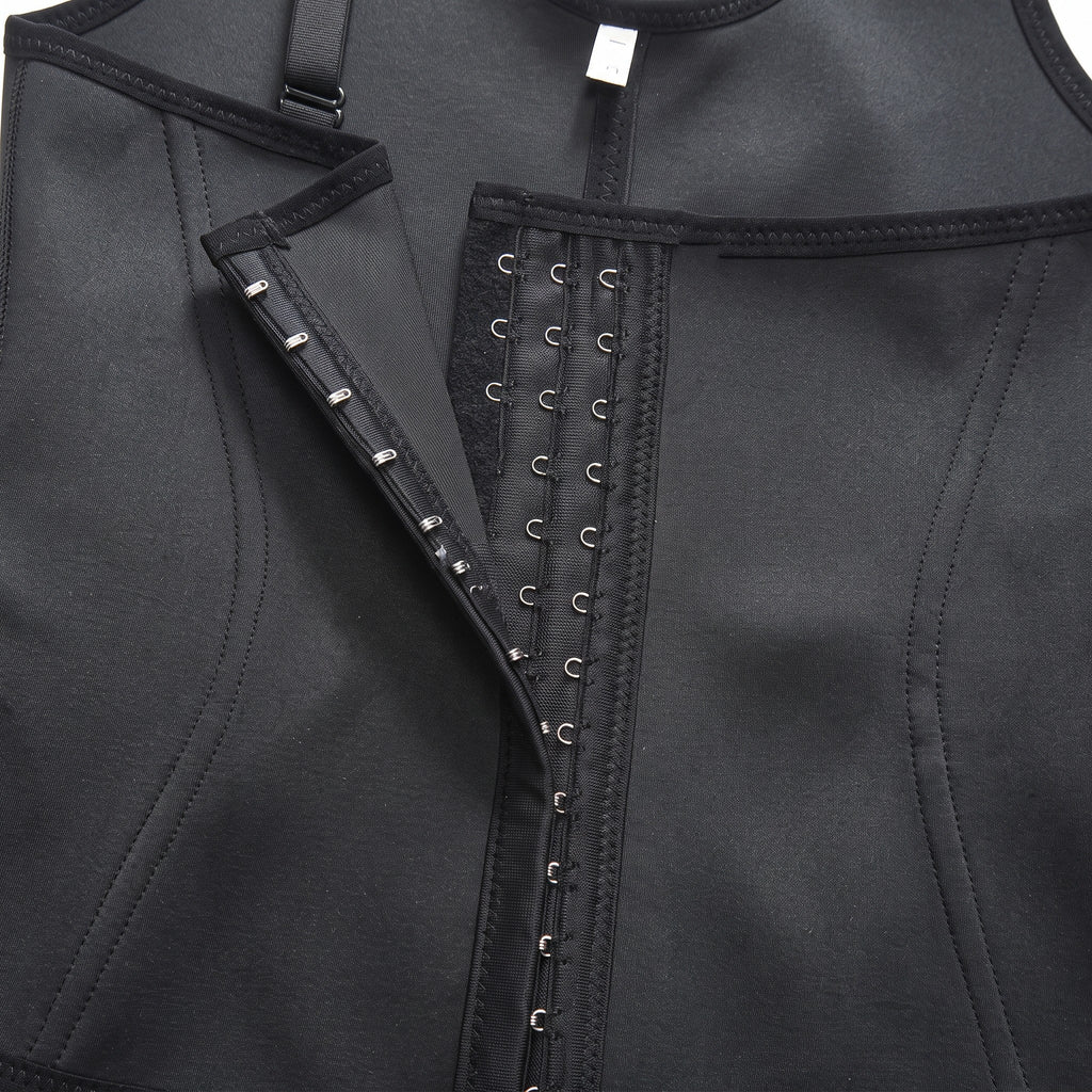 Detalle del cierre frontal con ganchos del bodysuit moldeador negro zafiropulse con estructura de soporte reforzada.