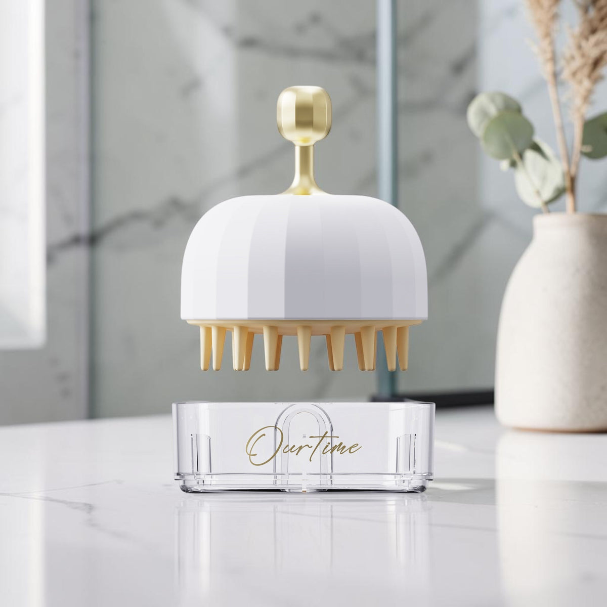 Cepillo masajeador de cuero cabelludo zafiropulse PERENNE Glow Brush en blanco y dorado con base protectora transparente